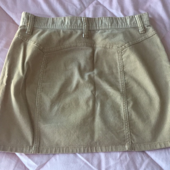 Tan corduroy skirt - Picture 2 of 3